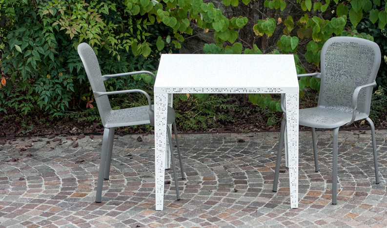 Outdoor <br>collections