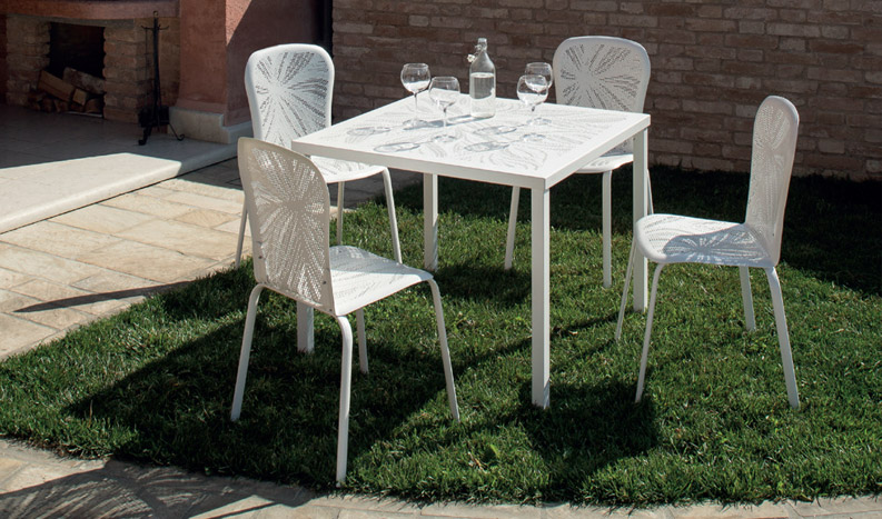 Outdoor <br>collections